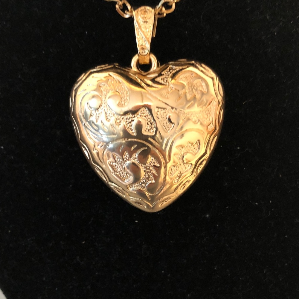 Gold Heart Pendant Necklace